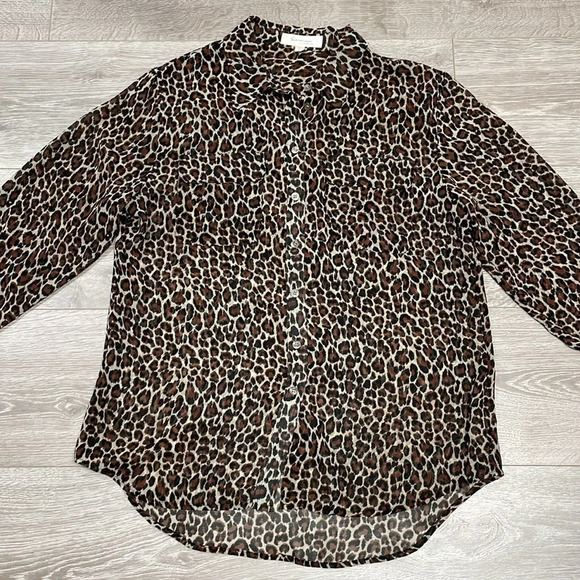 Two by Vince Camuto Long Sleeve Sheer Leopard Print Button Down High Low Top S - Picture 5 of 16